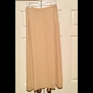 Gorgeous Dana Buchman high slit skirt!